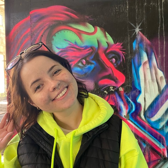 Meet your Posher, Rachael - Picture 3 of 3